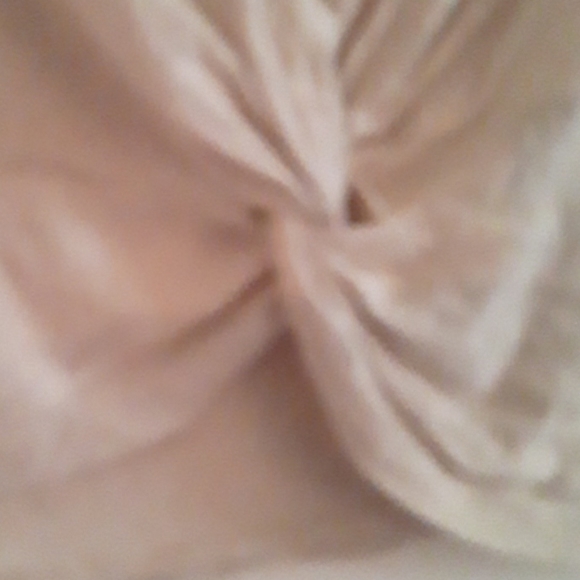 Coco Jaimeson Twisr Front top - Picture 2 of 4